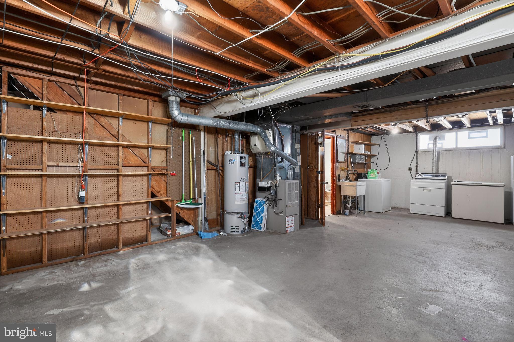 WILLIAMSBURG - Residential