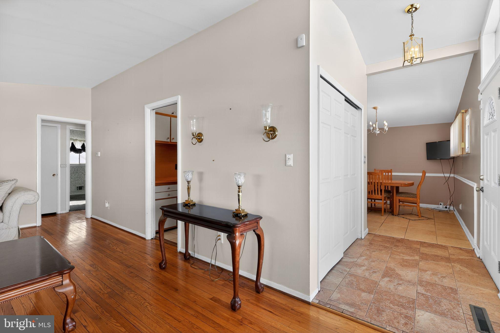 WILLIAMSBURG - Residential