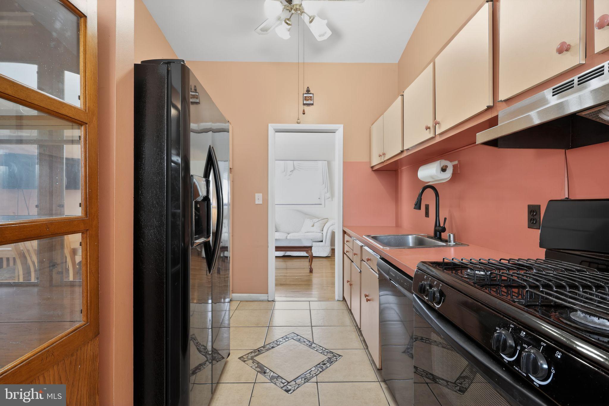 WILLIAMSBURG - Residential