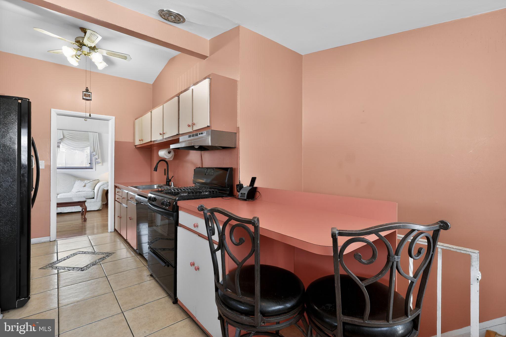 WILLIAMSBURG - Residential