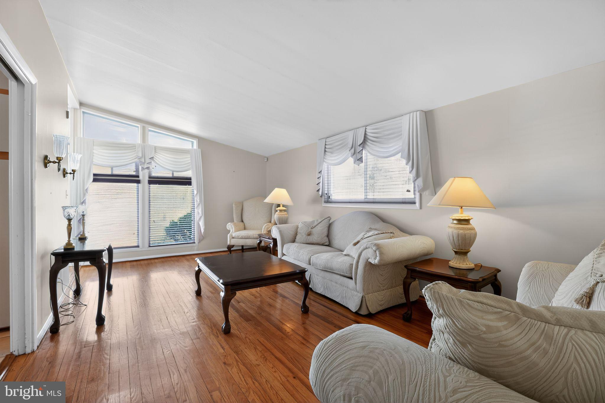 WILLIAMSBURG - Residential