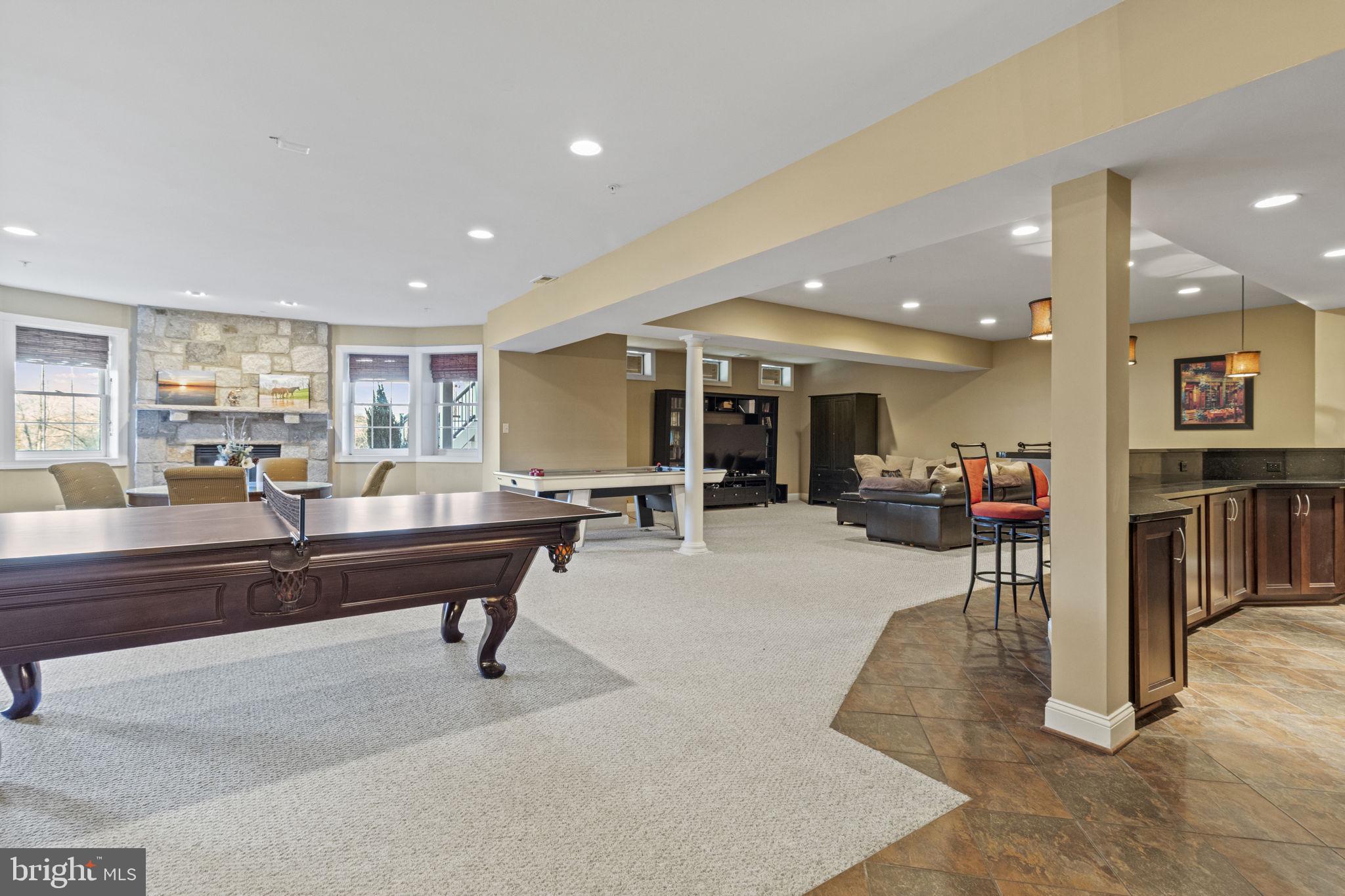 LAYTONSVILLE OUTSIDE - Residential