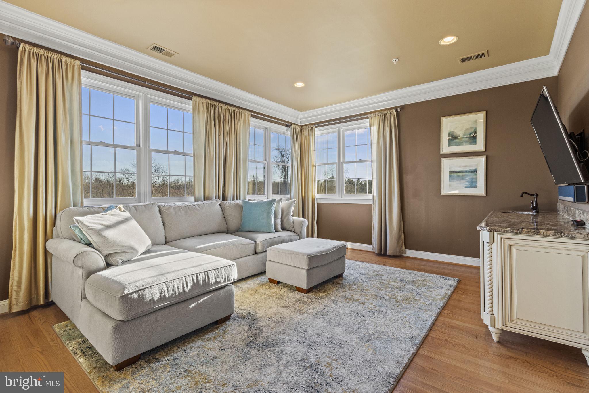 LAYTONSVILLE OUTSIDE - Residential