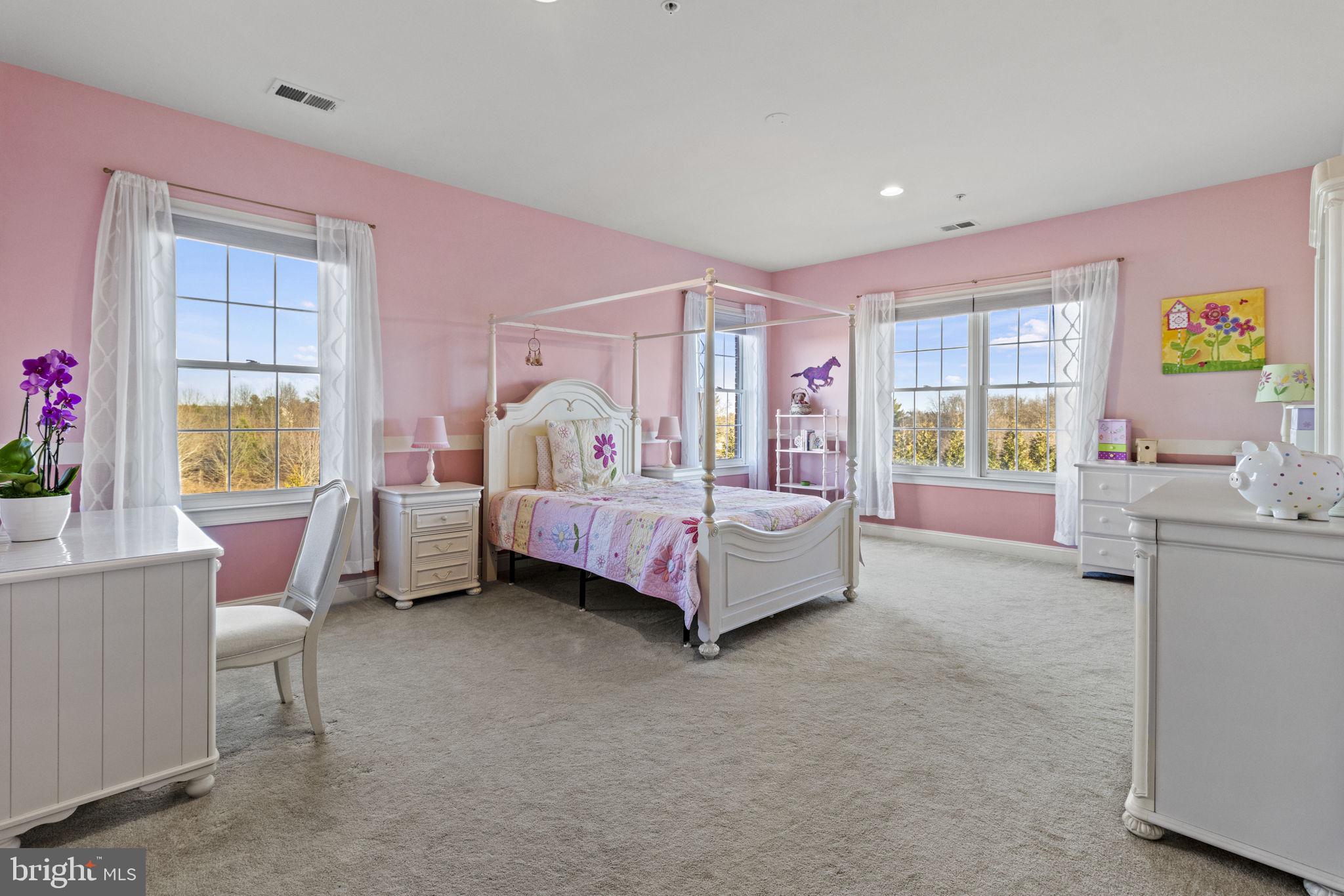 LAYTONSVILLE OUTSIDE - Residential