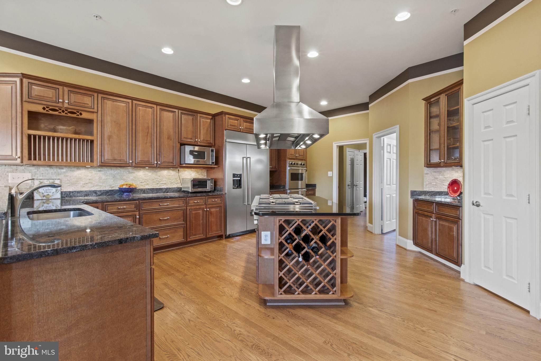 LAYTONSVILLE OUTSIDE - Residential