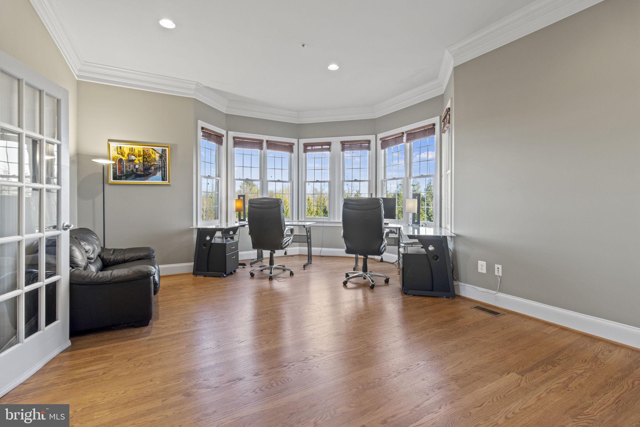 LAYTONSVILLE OUTSIDE - Residential