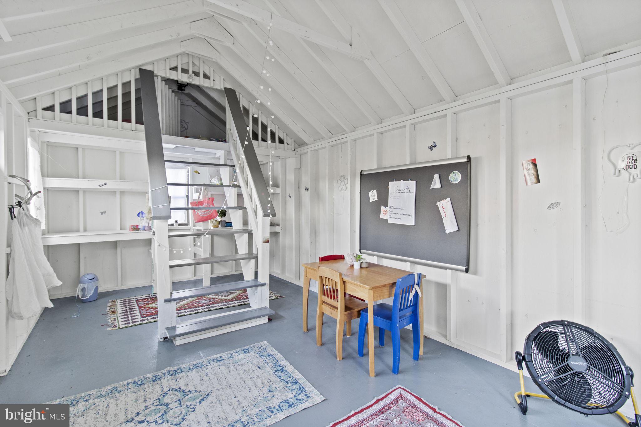 LAYTONSVILLE OUTSIDE - Residential