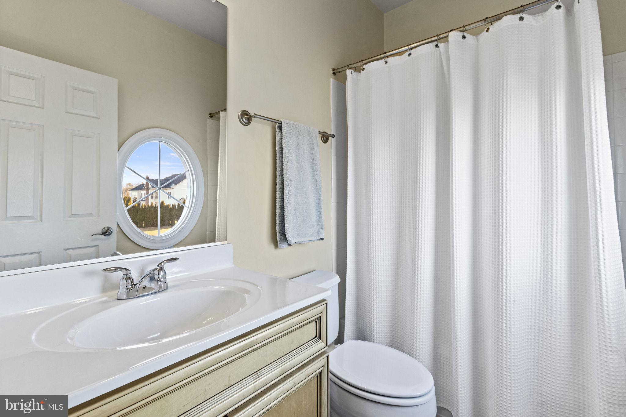 LAYTONSVILLE OUTSIDE - Residential