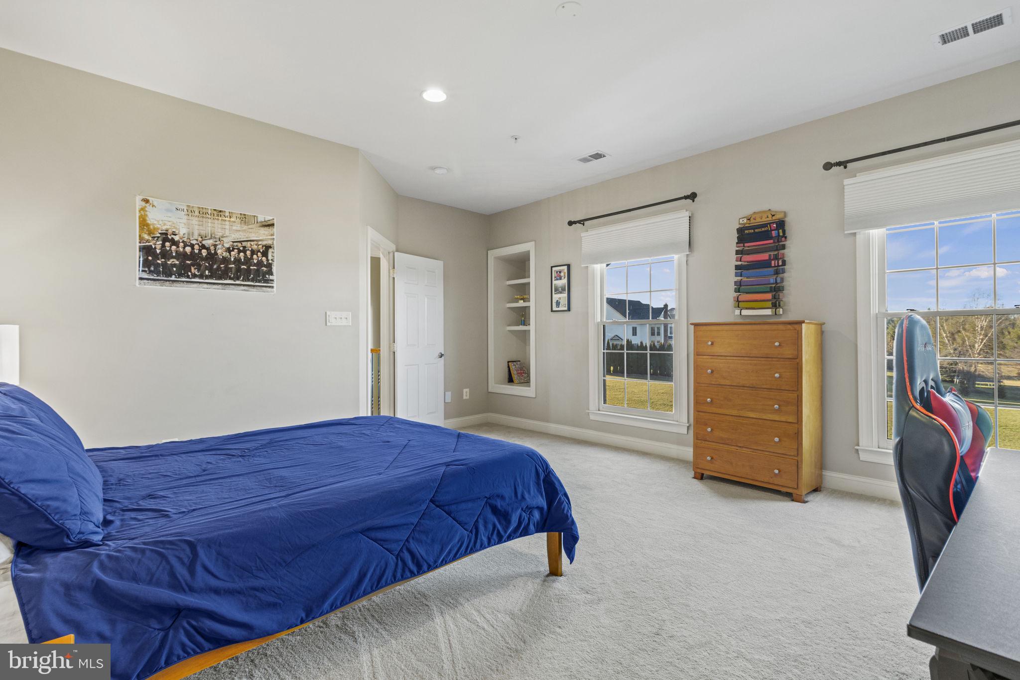 LAYTONSVILLE OUTSIDE - Residential