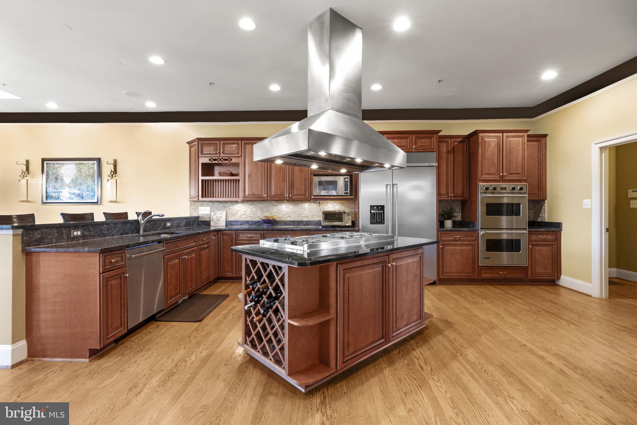 LAYTONSVILLE OUTSIDE - Residential