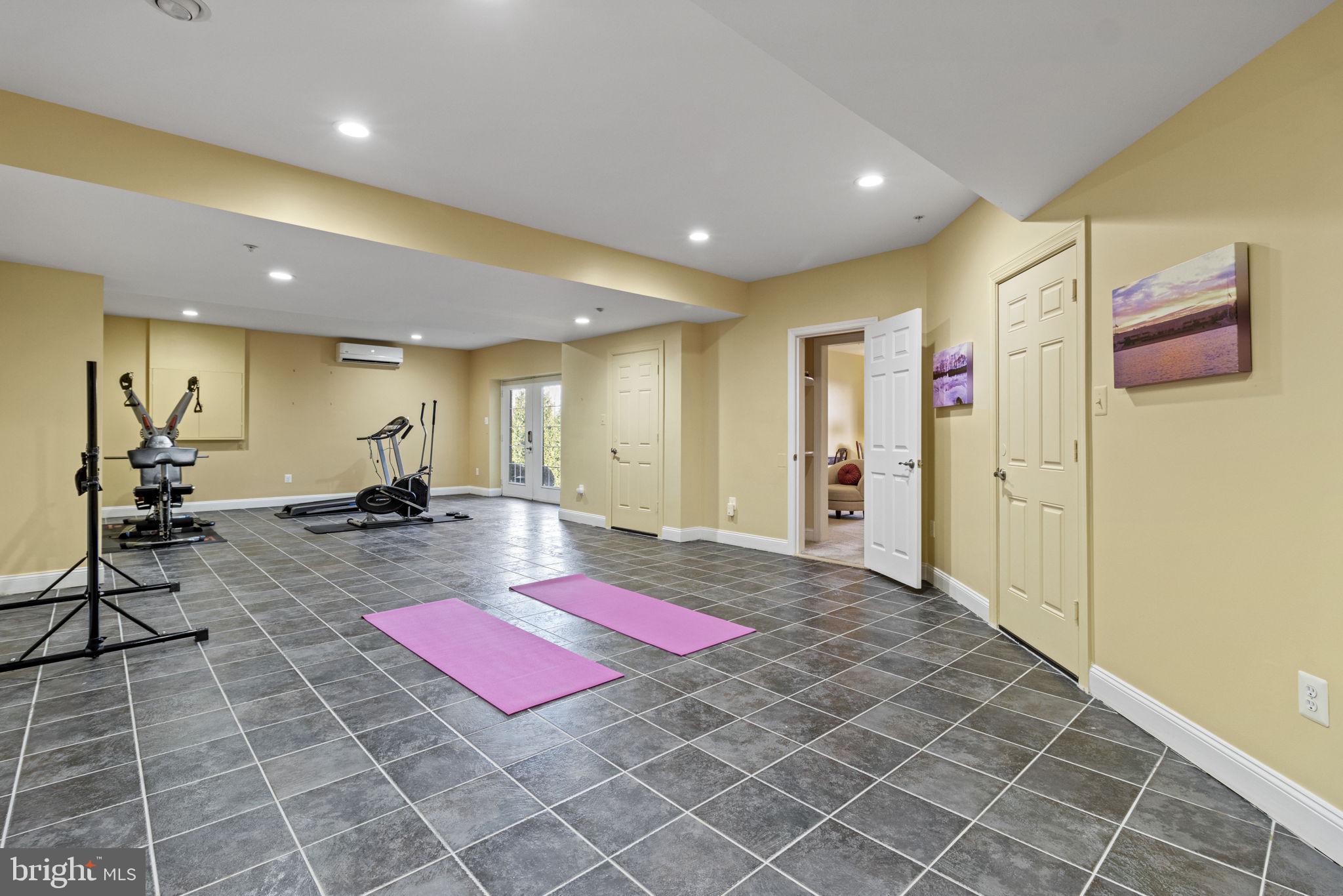 LAYTONSVILLE OUTSIDE - Residential