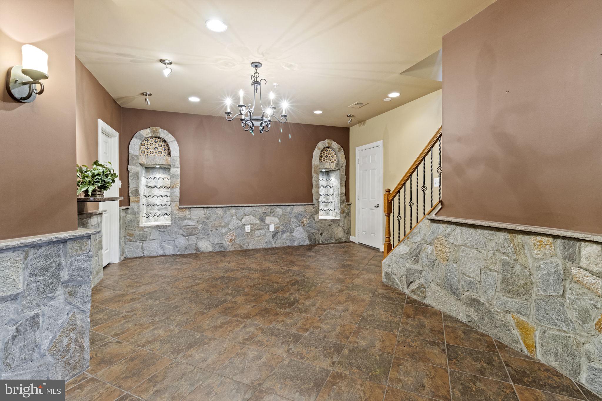 LAYTONSVILLE OUTSIDE - Residential