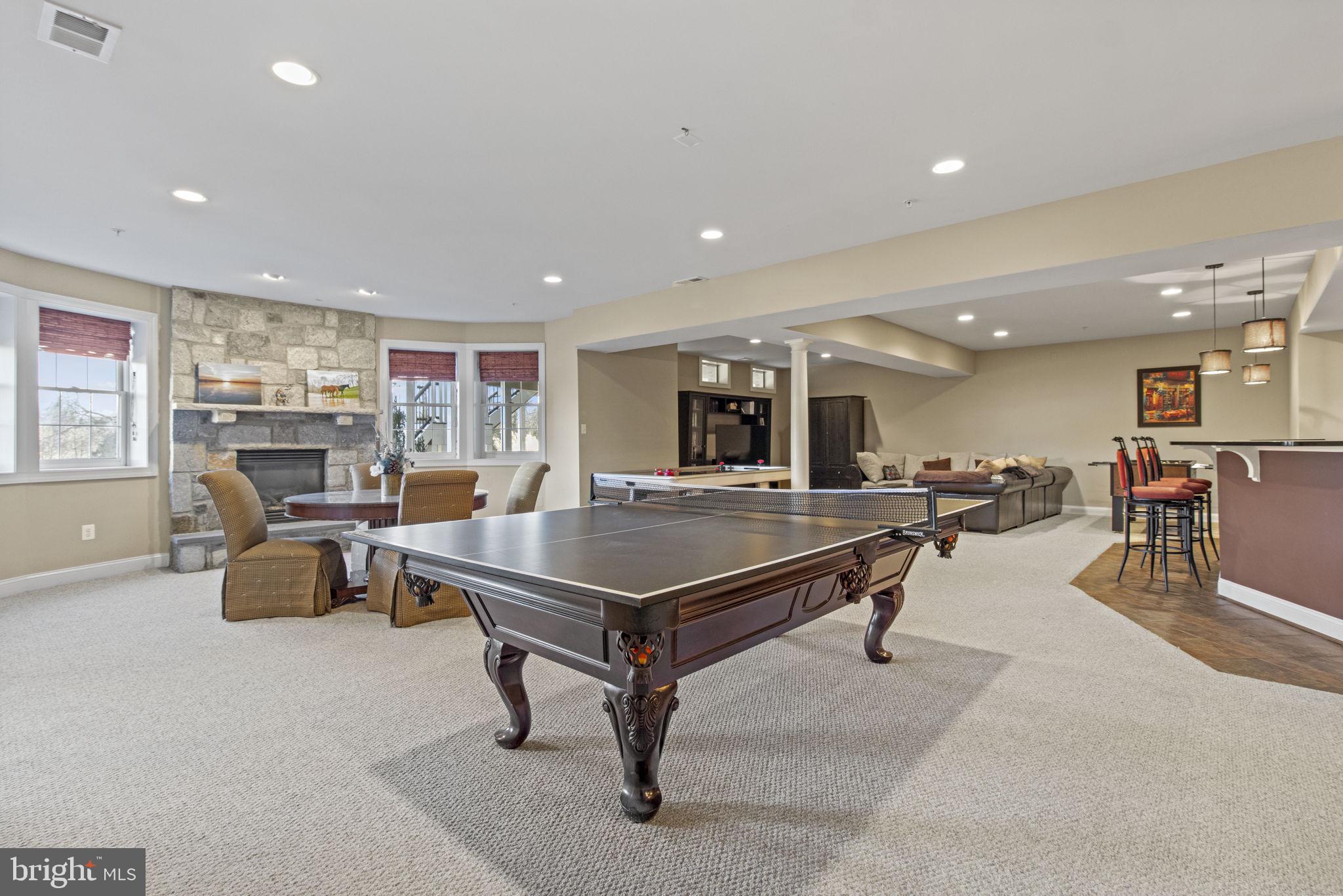 LAYTONSVILLE OUTSIDE - Residential