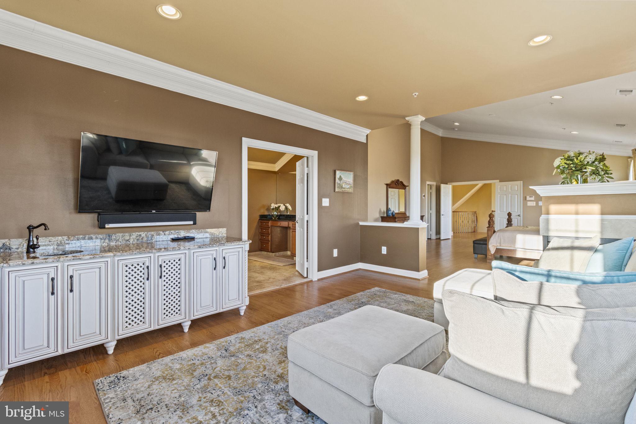 LAYTONSVILLE OUTSIDE - Residential