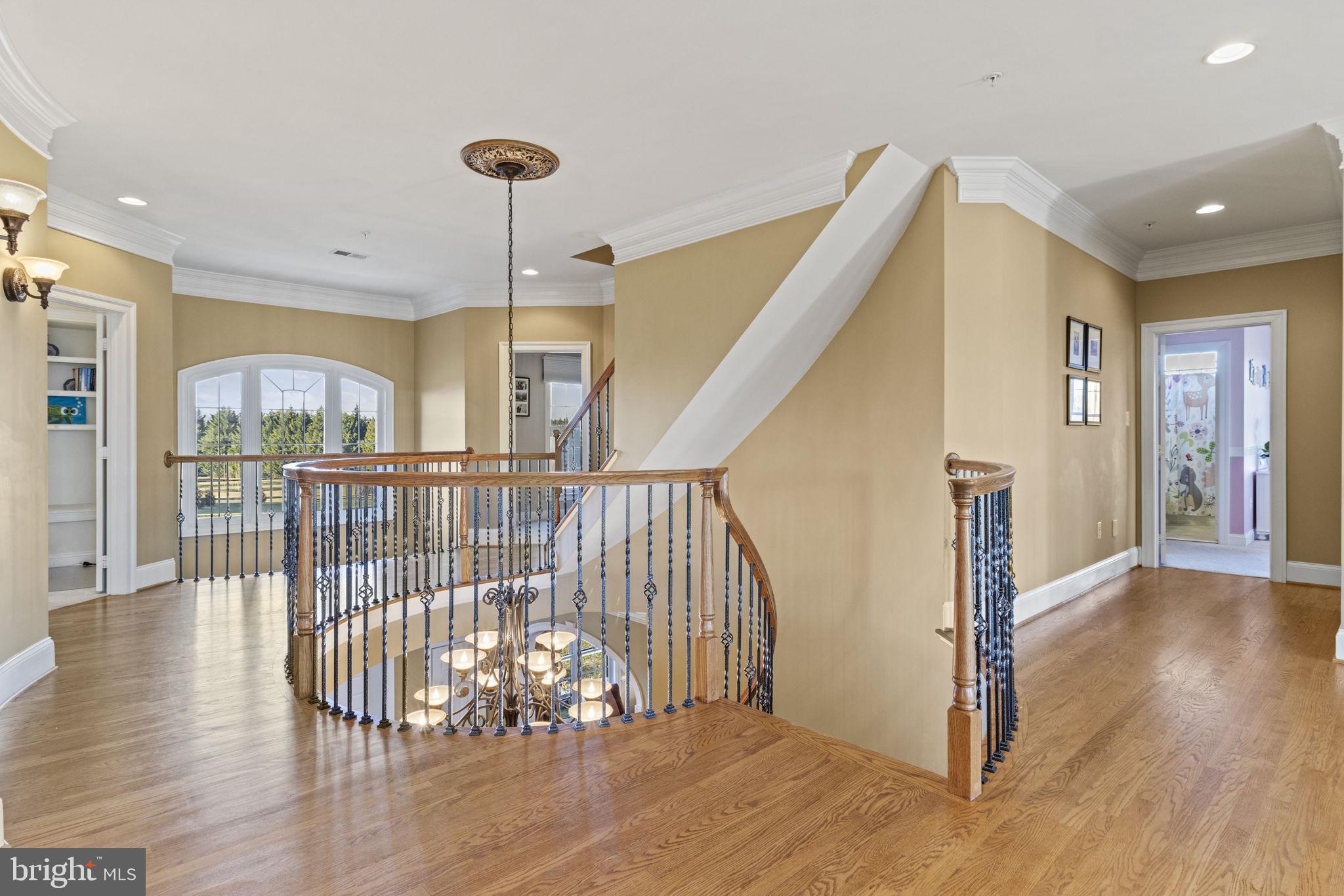 LAYTONSVILLE OUTSIDE - Residential