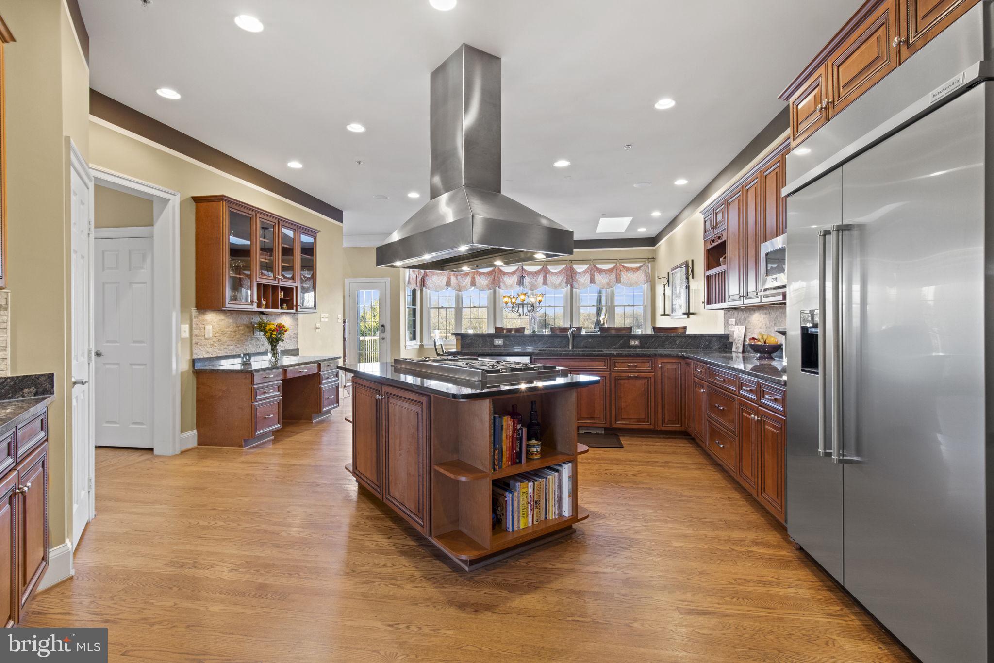 LAYTONSVILLE OUTSIDE - Residential