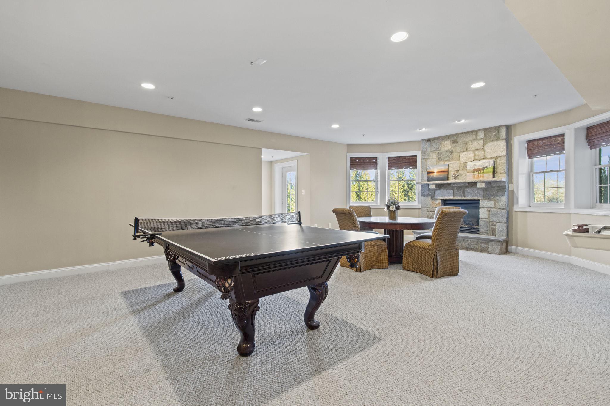 LAYTONSVILLE OUTSIDE - Residential