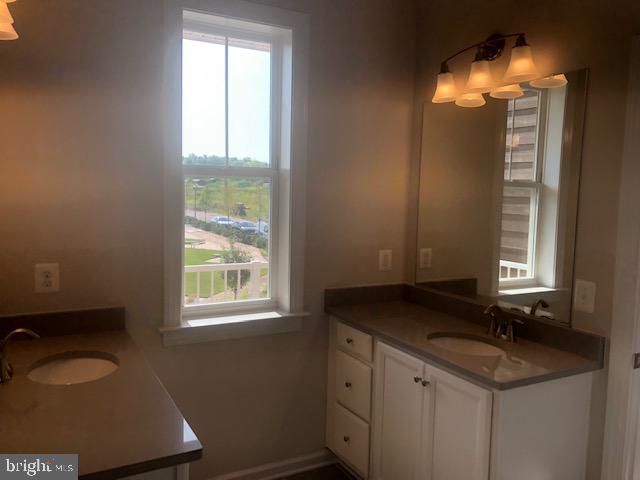 KINCORA - Residential Lease