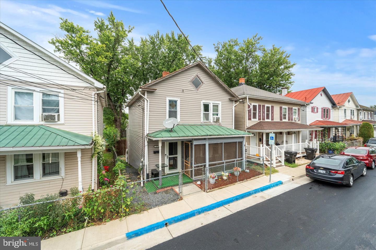 376 CHARLES STREET
