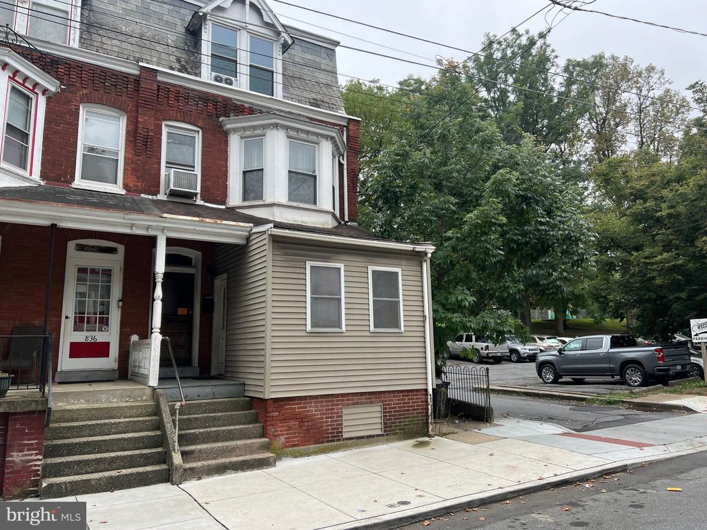 Photo of 834 E Orange Street, Lancaster, PA 17602 (MLS # PALA2058260)