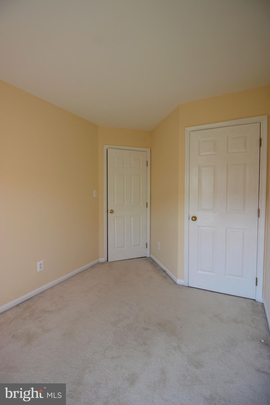 SIGNATURE AT BROADLANDS - Residential Lease