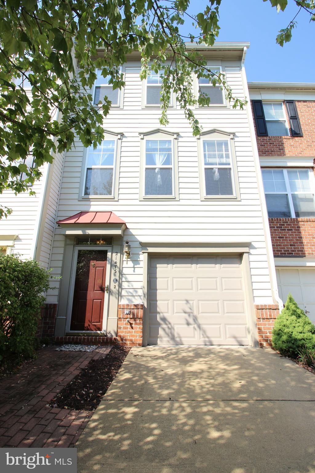 SIGNATURE AT BROADLANDS - Residential Lease