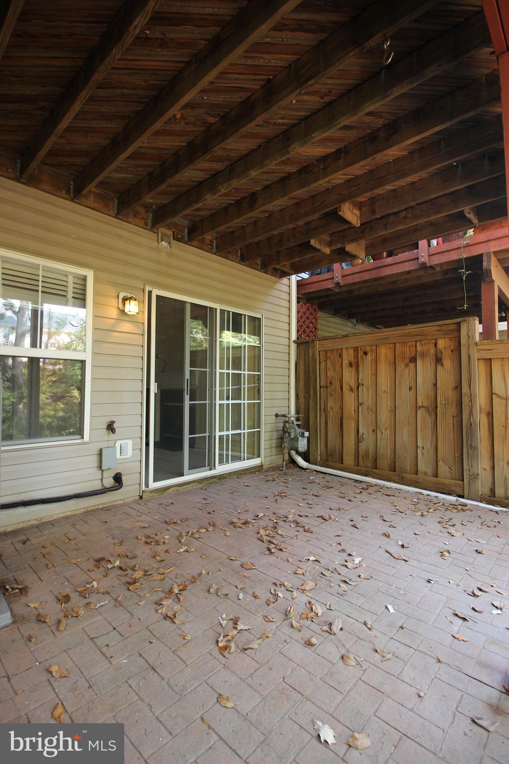 SIGNATURE AT BROADLANDS - Residential Lease