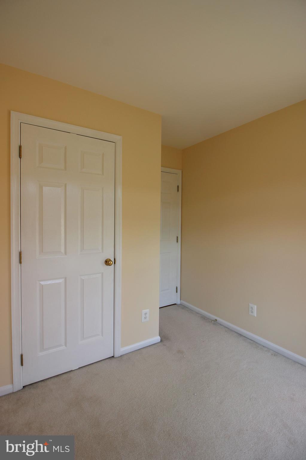 SIGNATURE AT BROADLANDS - Residential Lease