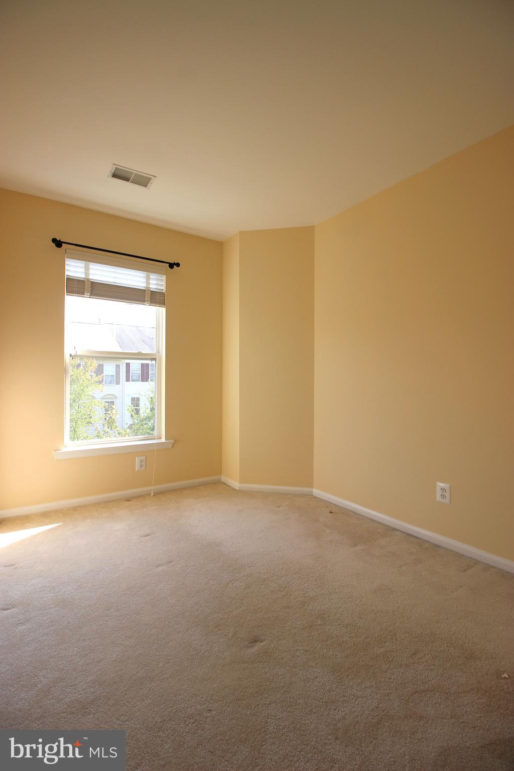 SIGNATURE AT BROADLANDS - Residential Lease