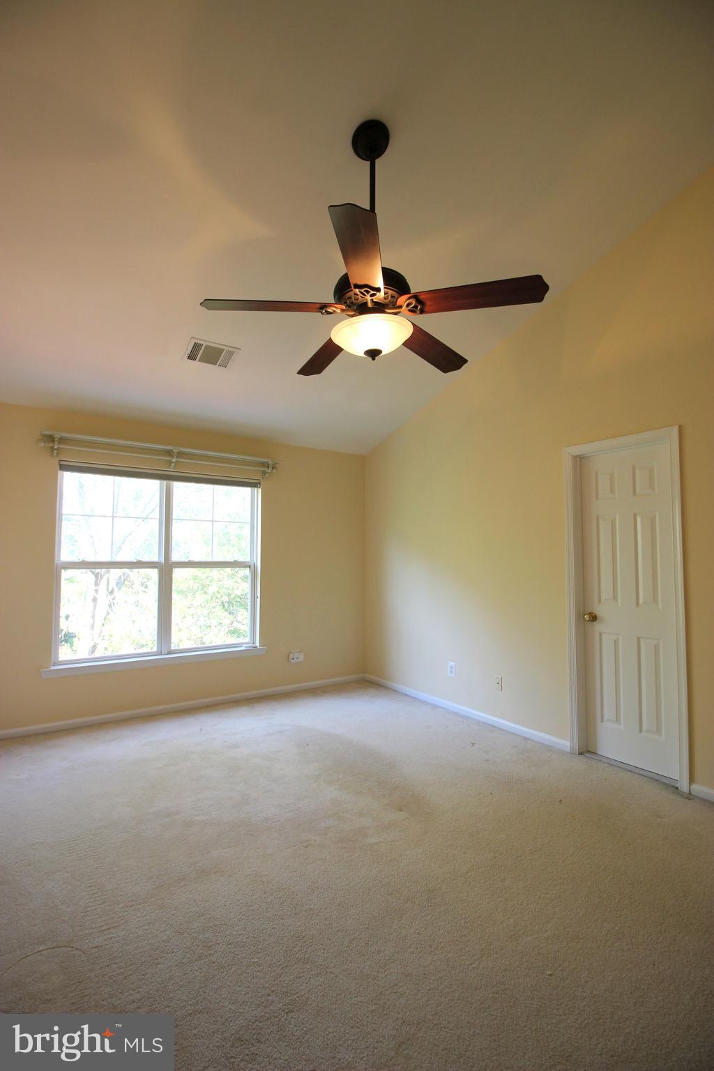 SIGNATURE AT BROADLANDS - Residential Lease