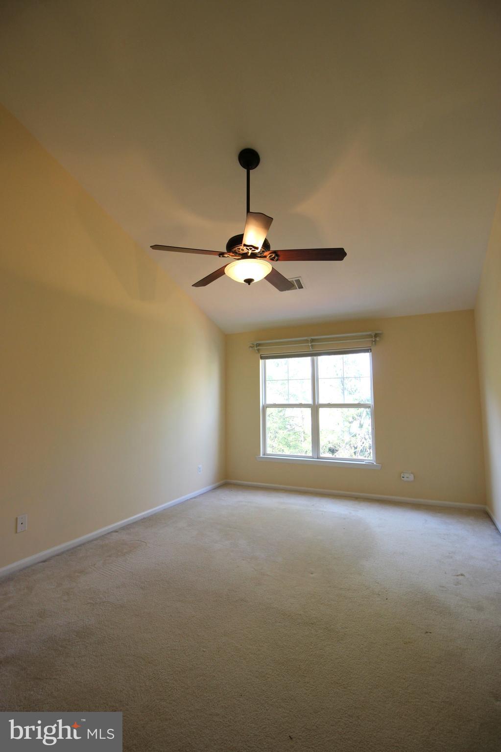 SIGNATURE AT BROADLANDS - Residential Lease