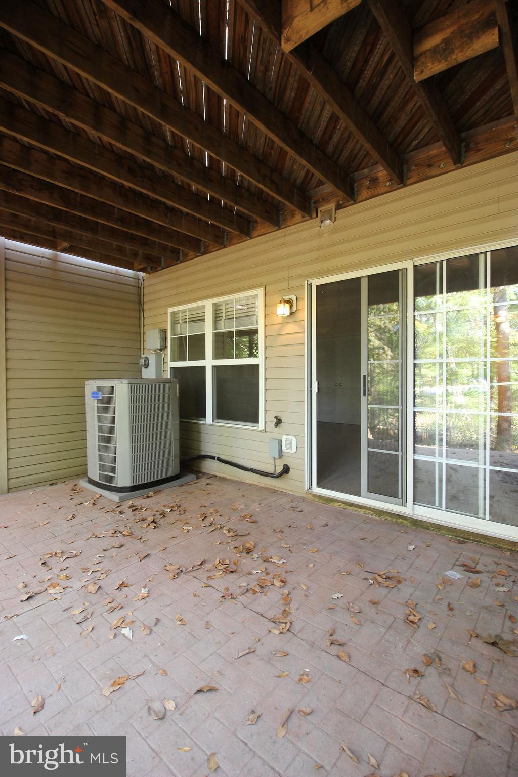 SIGNATURE AT BROADLANDS - Residential Lease