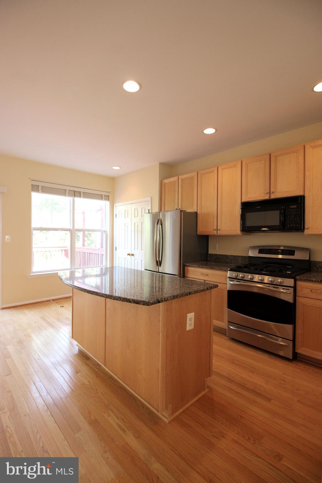 SIGNATURE AT BROADLANDS - Residential Lease