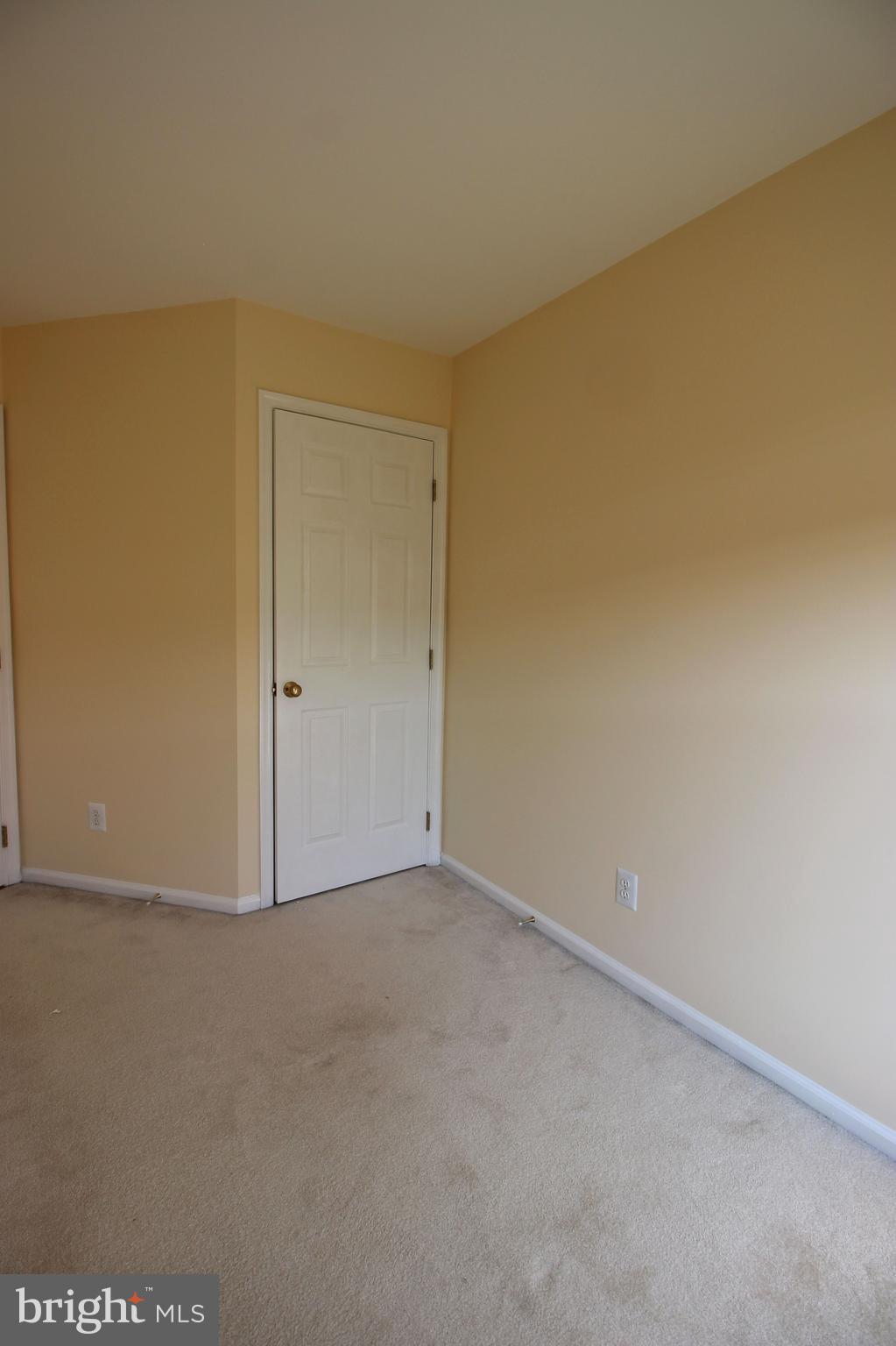 SIGNATURE AT BROADLANDS - Residential Lease