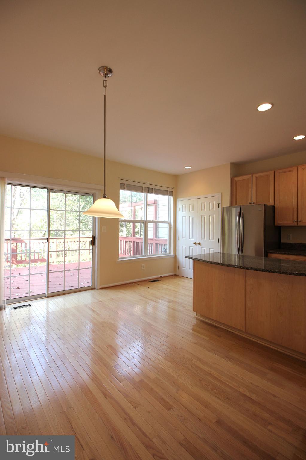 SIGNATURE AT BROADLANDS - Residential Lease