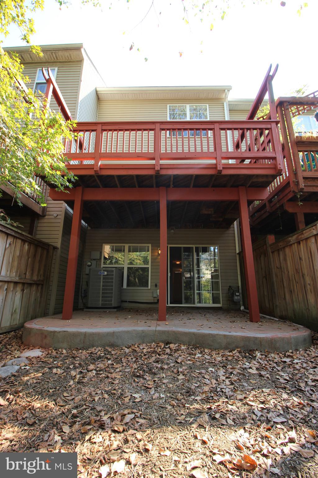 SIGNATURE AT BROADLANDS - Residential Lease