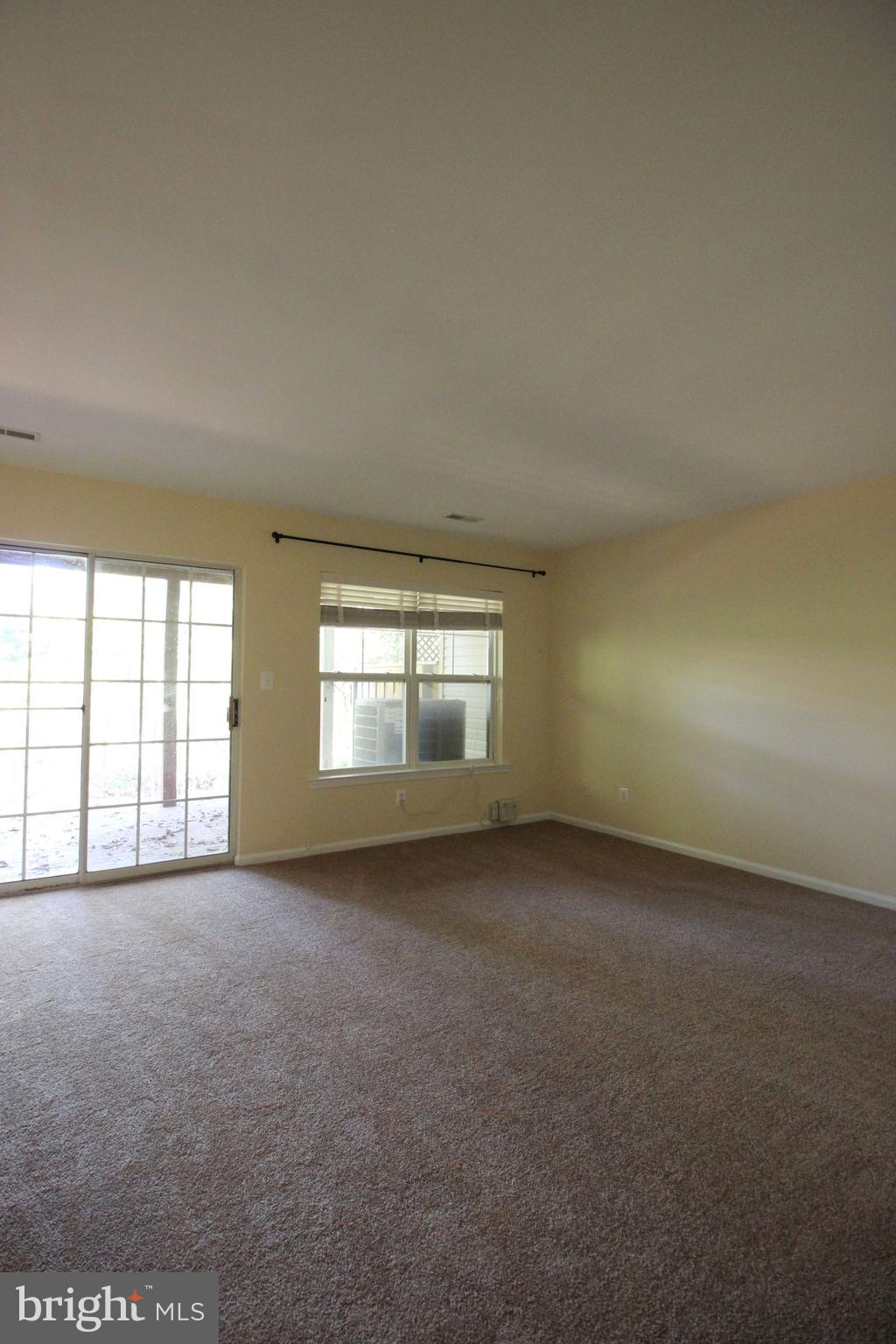 SIGNATURE AT BROADLANDS - Residential Lease