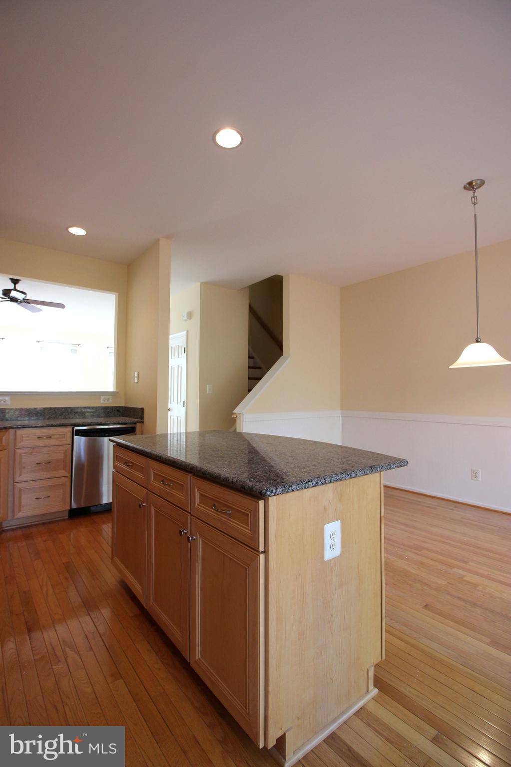 SIGNATURE AT BROADLANDS - Residential Lease