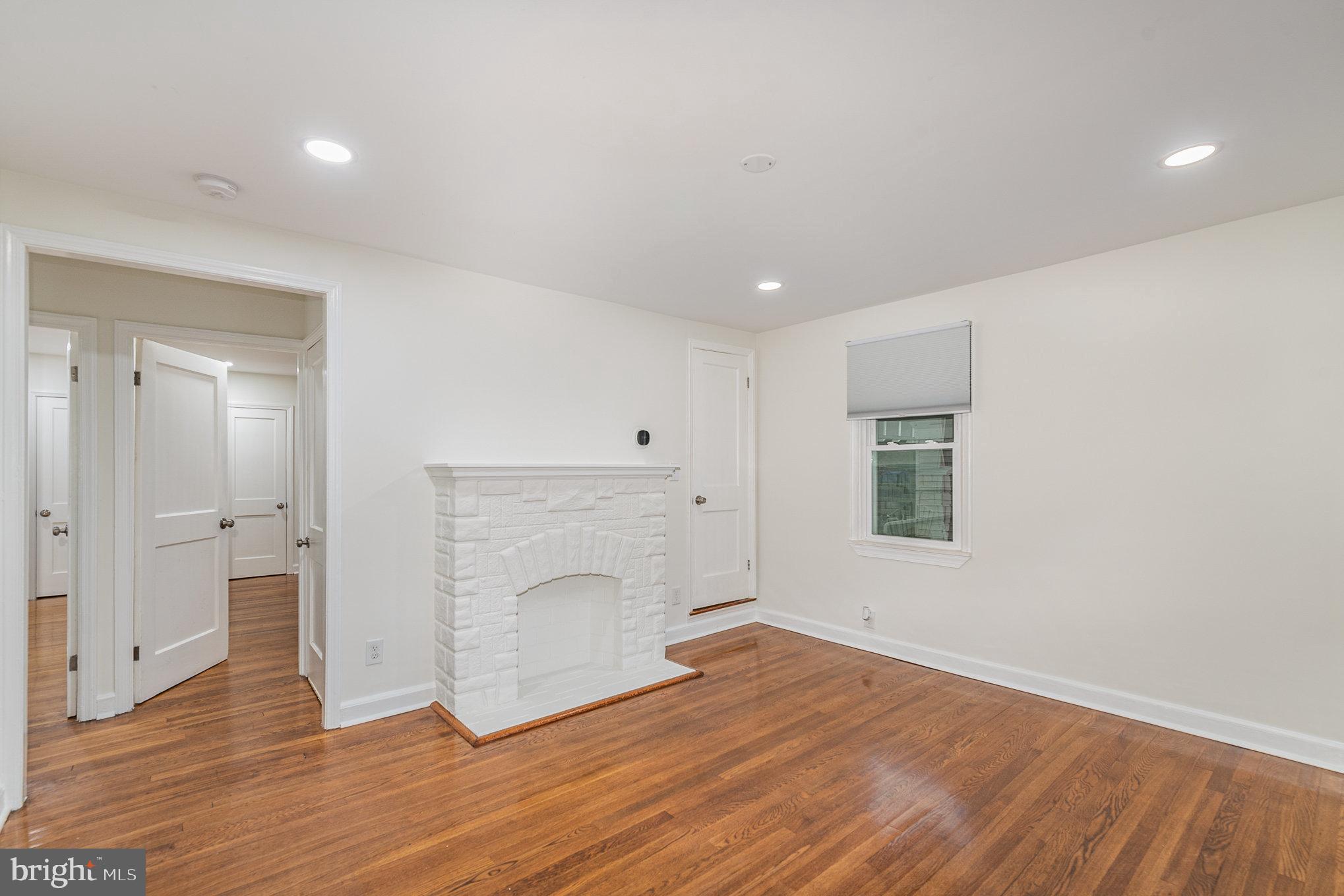 GARDENVILLE - Residential Lease