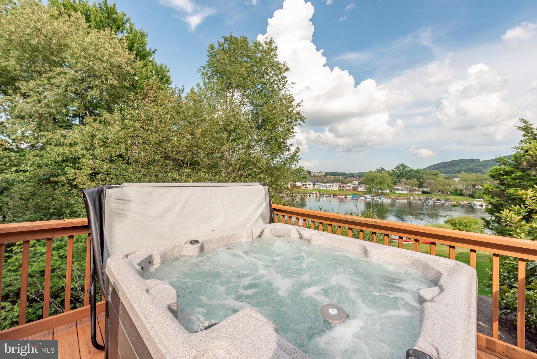 LAKE POINTE AT WISP - Residential