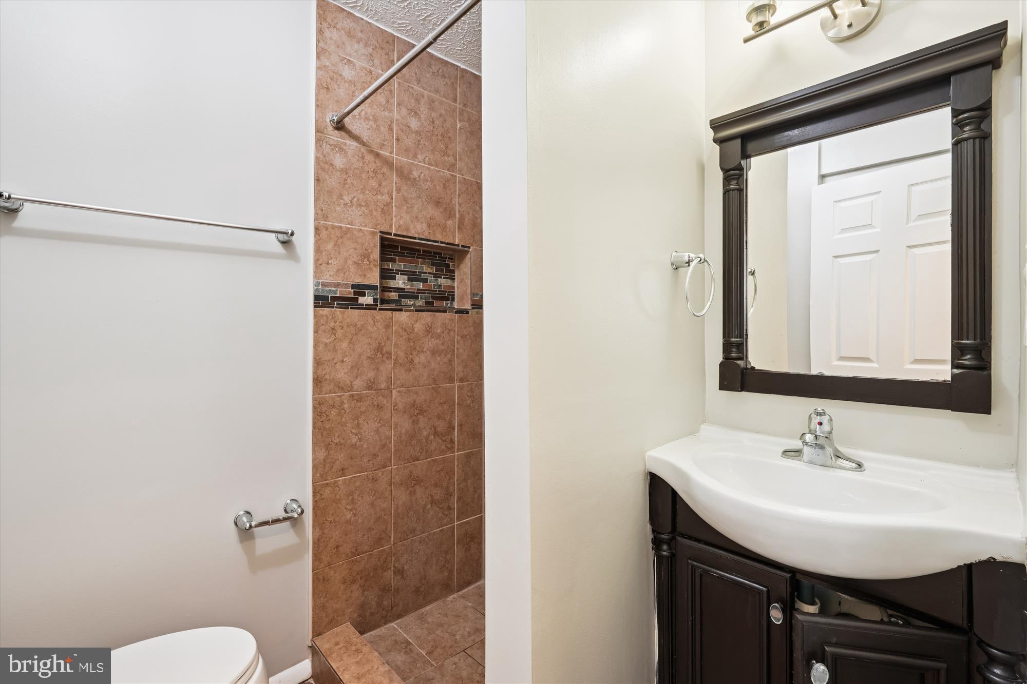 GUNNERS LAKE VILLAGE - Residential