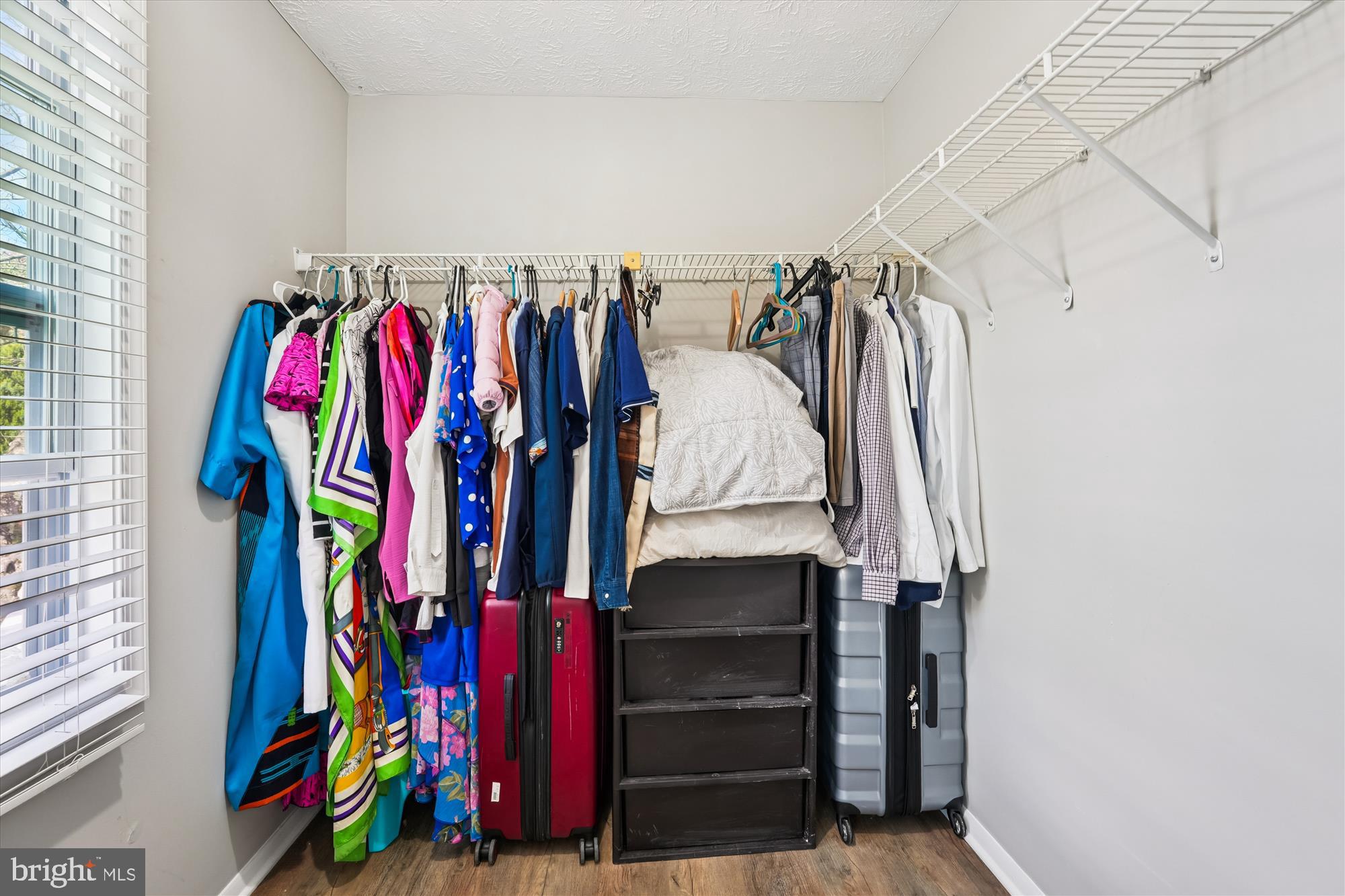 GUNNERS LAKE VILLAGE - Residential