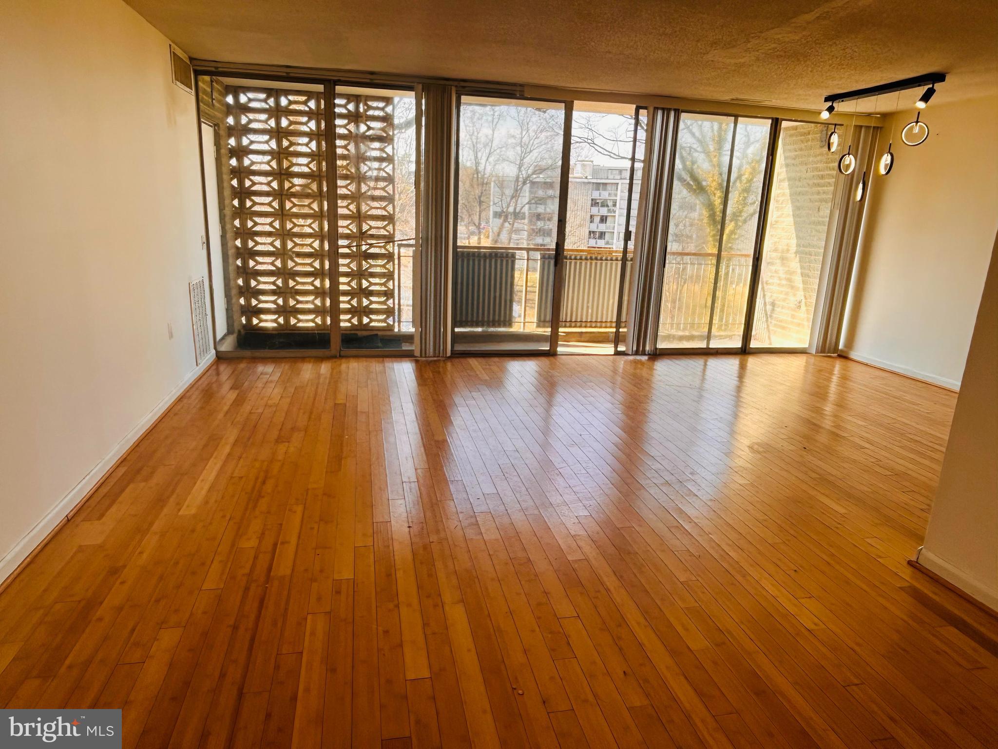 1828 METZEROTT ROAD 405