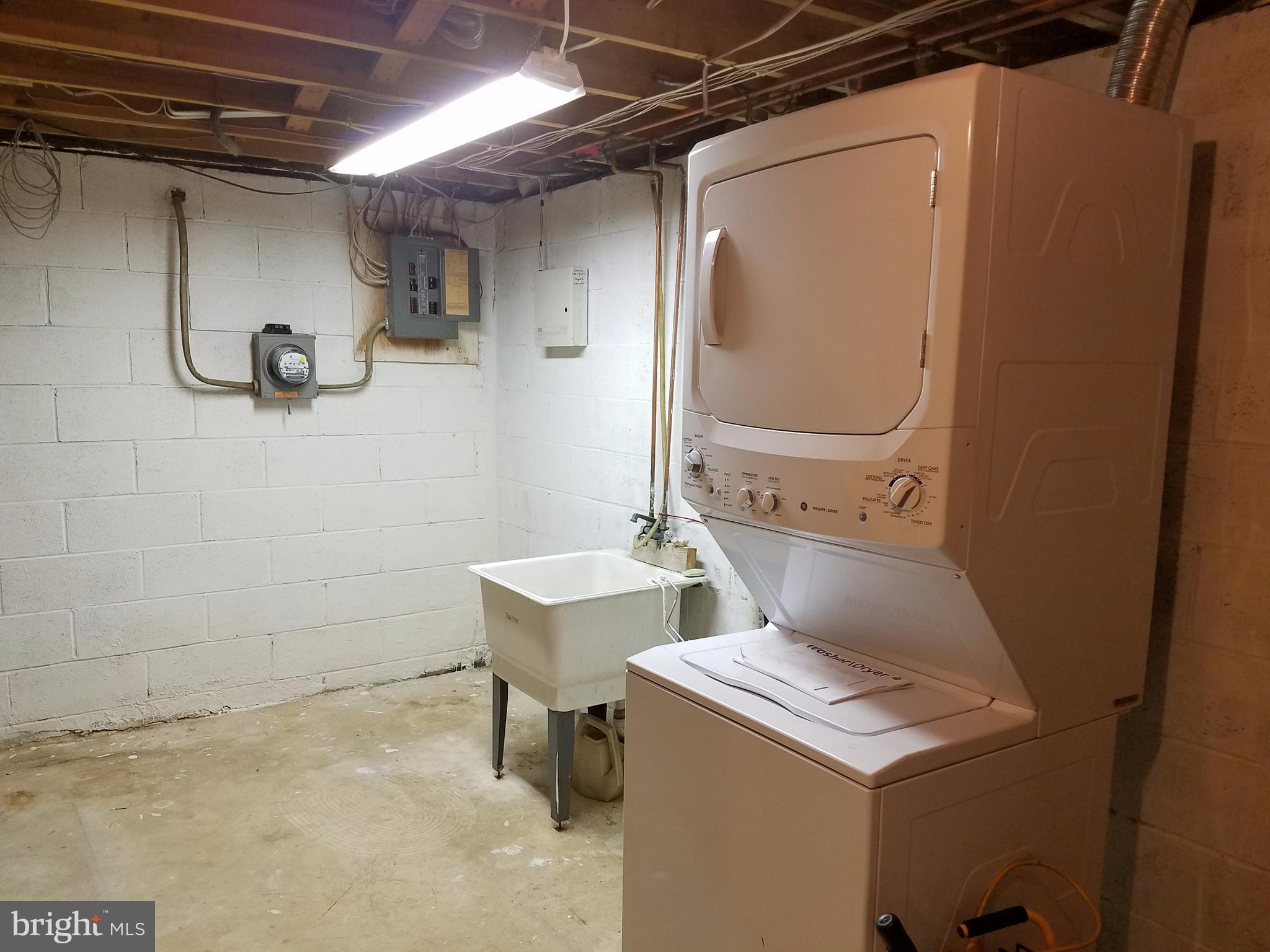 CARROLLWOOD - Residential