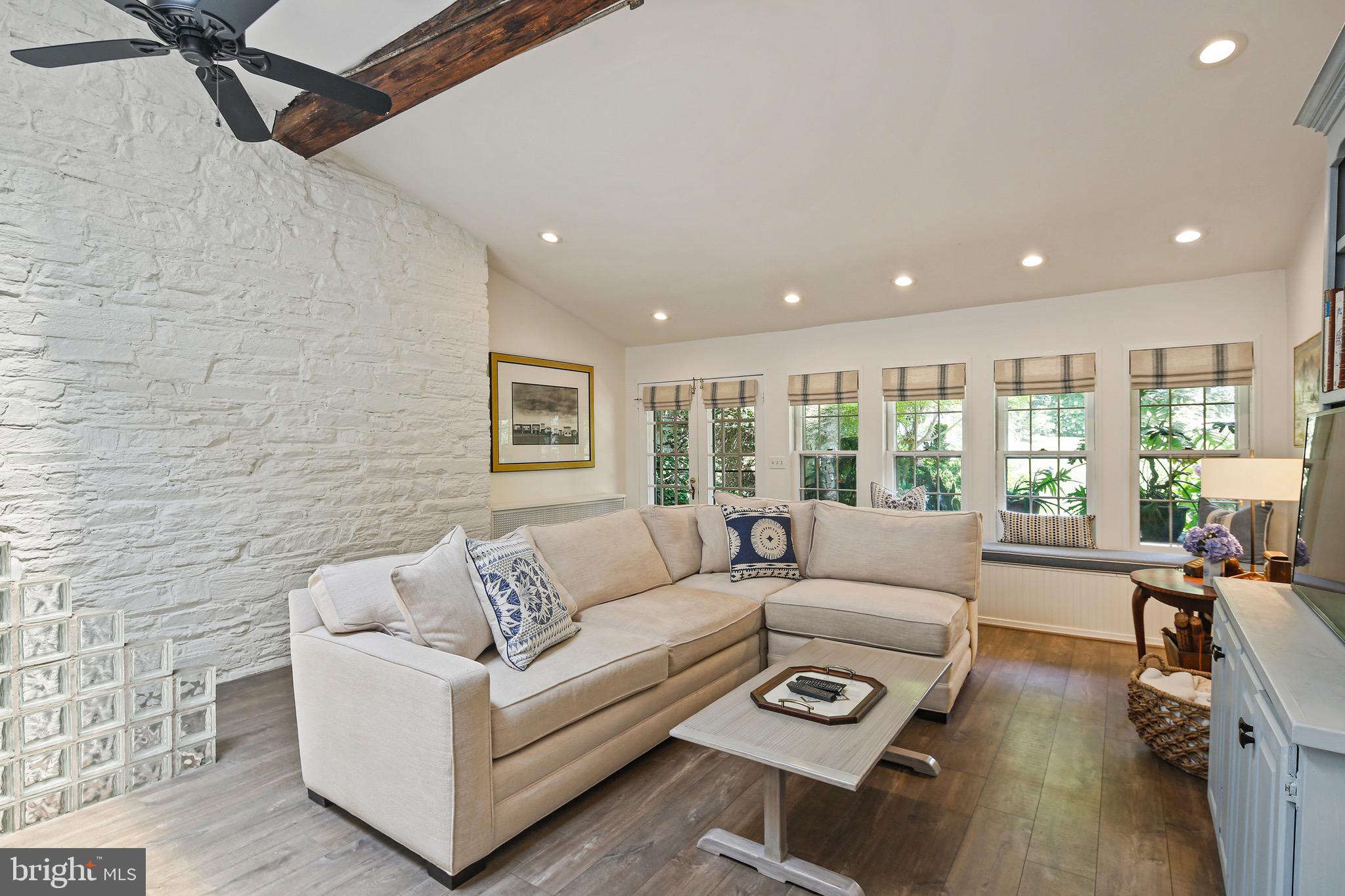 BURNSIDE FARM - Residential