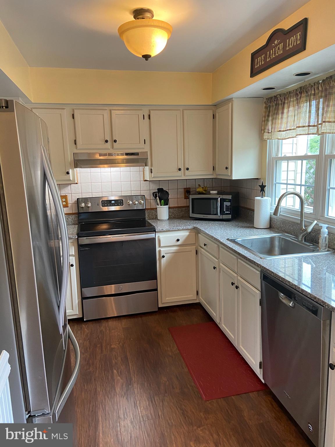 VILLAGE OF THOMAS RUN - Residential