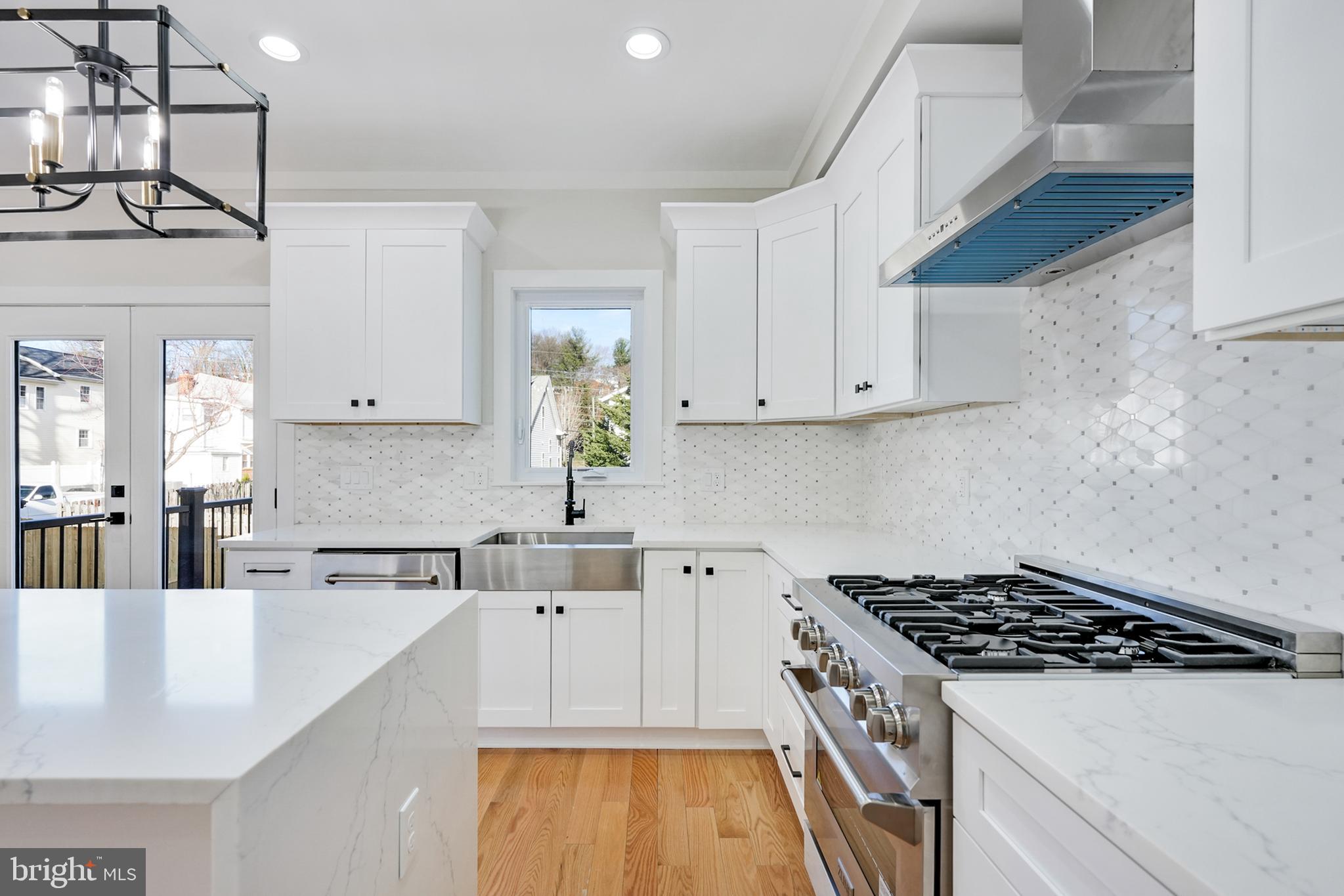 2019 S KENMORE STREET