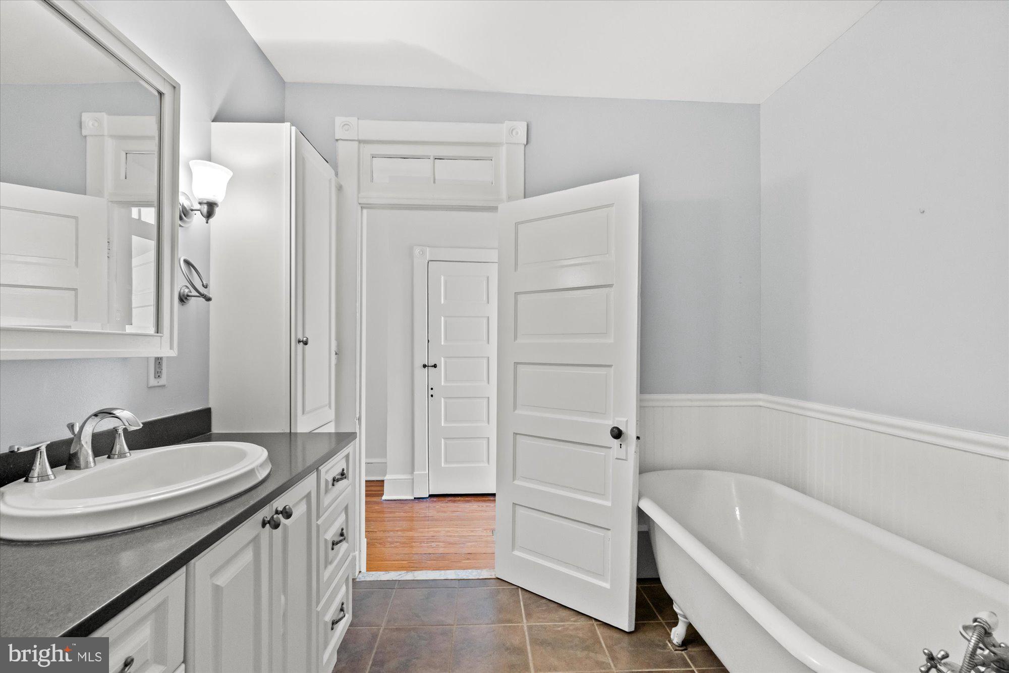 PARKER GRAY - Residential Lease