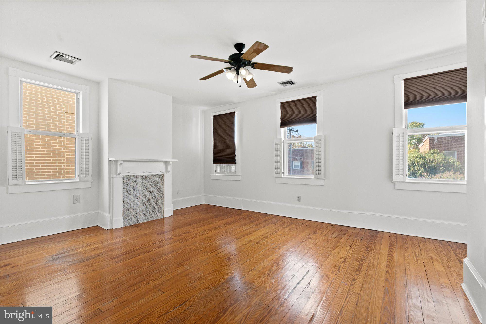 PARKER GRAY - Residential Lease