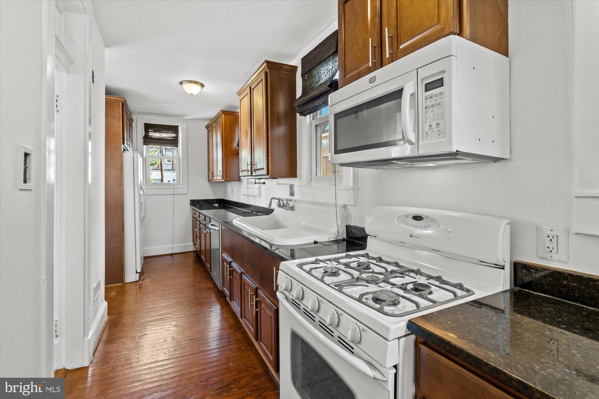 PARKER GRAY - Residential Lease